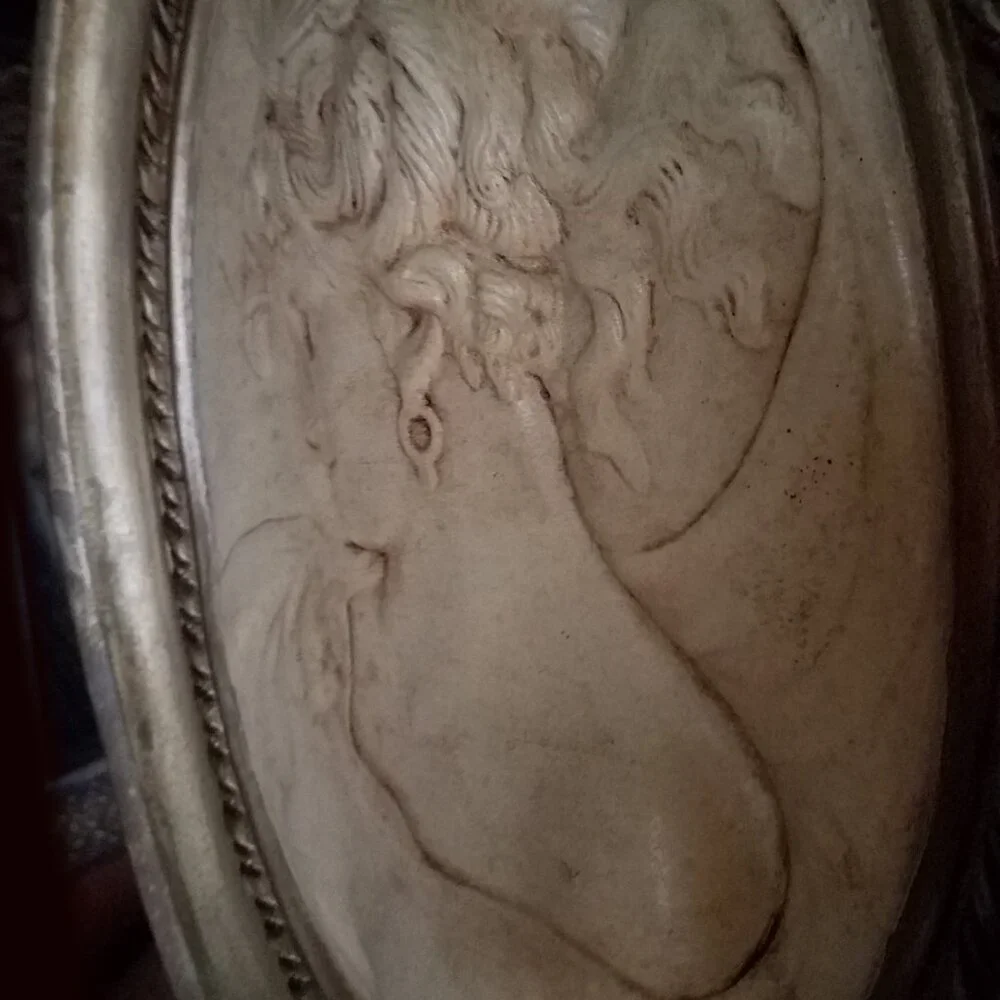 Vintage Alexander Backer Chalkware Greek/Roman Classical Cameo Large Wall Plaque - Picture 2 of 3